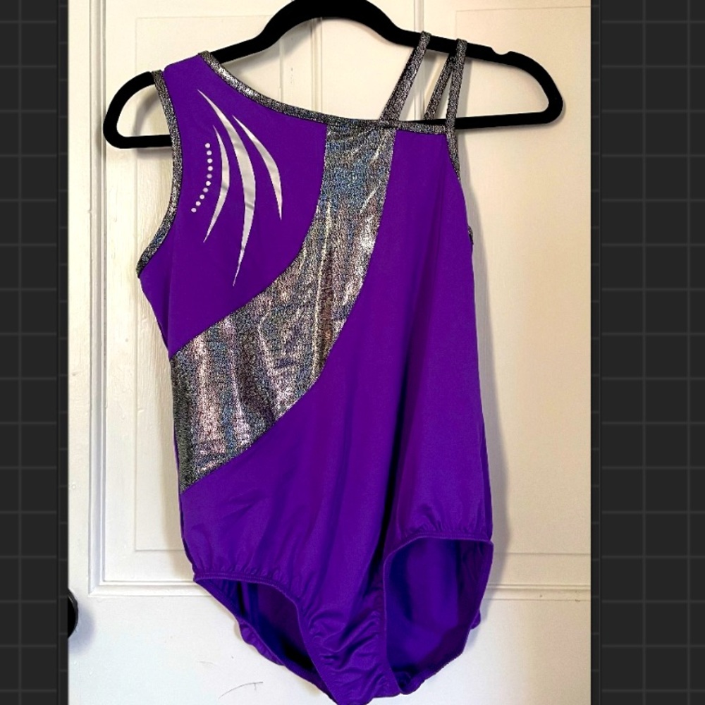Dan skin now outline and black gymnastics leotard size 18 girls